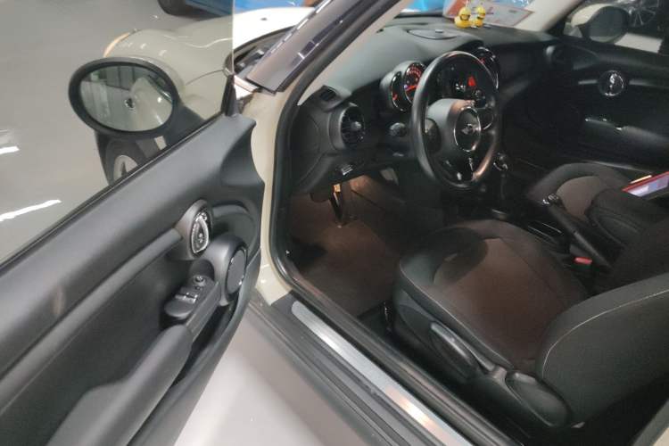 Used MINI 2014 1.2T ONE Driver Seat