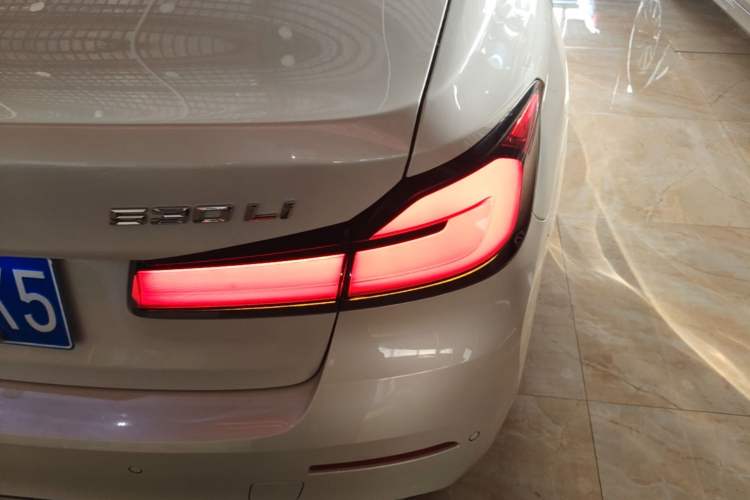 Used BMW 5 Series 2022 Updated 530Li Leading Edition Luxury Package Right Rear Taillight