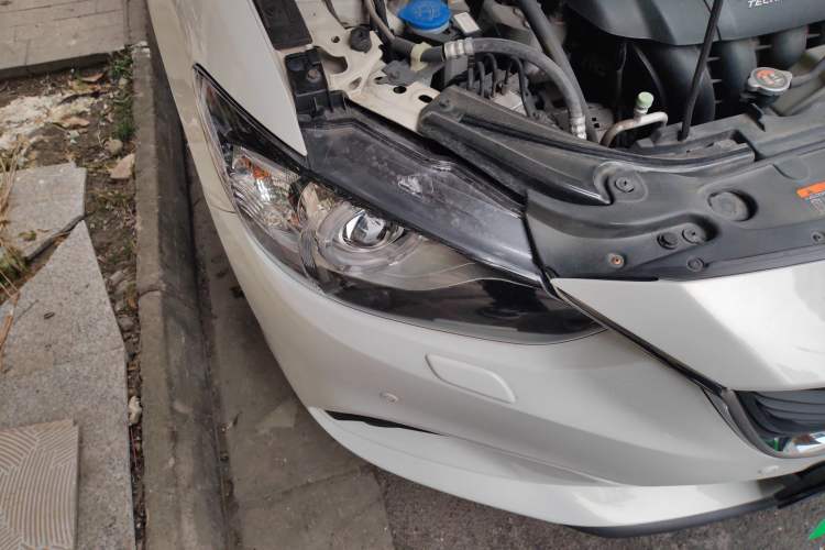 Used Mazda Atenza 2014 2.5L Blue Sky Prestige Edition
