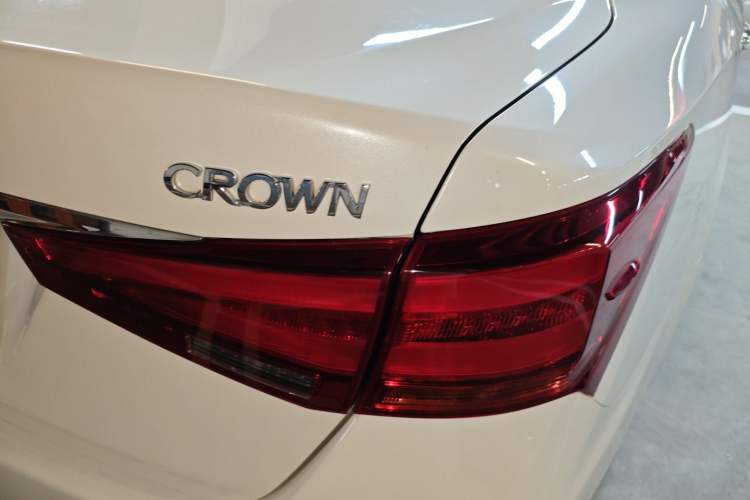 Used Toyota Crown 2015 2.0T Fashion Edition
