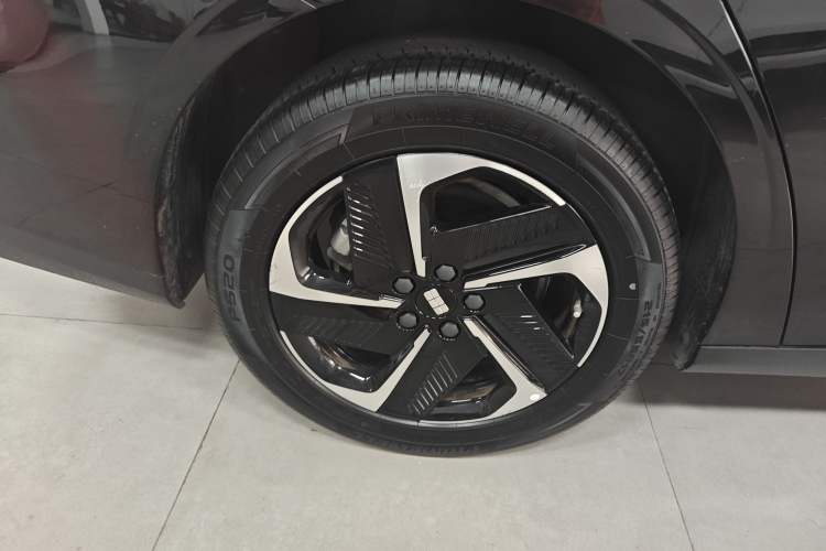 Used Geely Galaxy L6 2023 60km PLUS Right Rear Wheel Hub