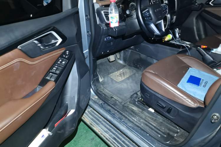 Used Isuzu D-MAX 2021 1.9T Automatic 4x4 Diesel Global Changle Leading RZ4E
