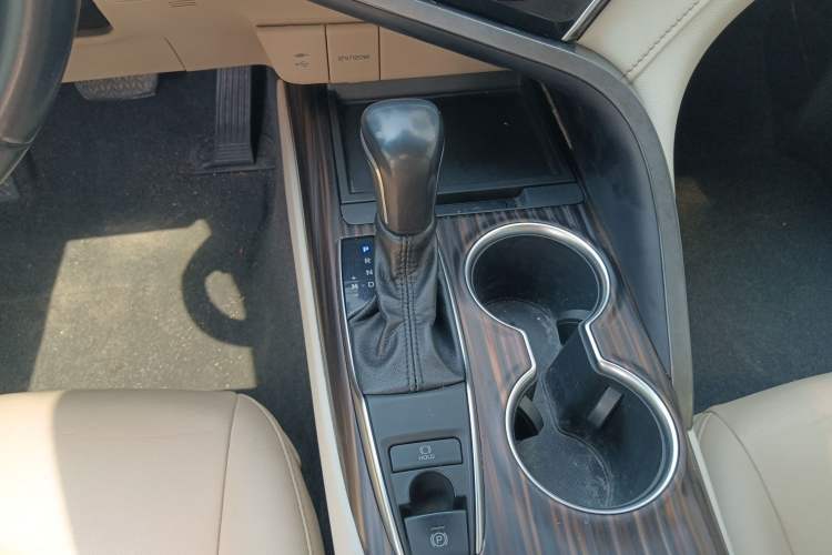 Used Toyota Camry 2019 2.0G Luxury Edition China VI Standard
