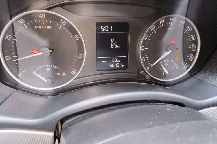 Used Skoda Octavia 2015 Classic Model 1.6L Manual Yijie Edition
