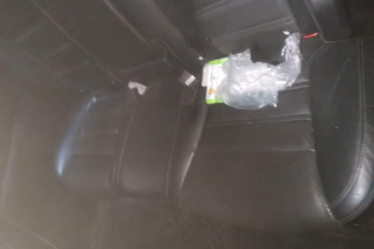 Used Kia Sorento 2015 Sorento L 2.4L Gasoline 4WD Elite Edition 5 Seats China V Emission Standard