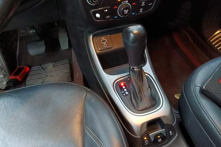 Used Jeep Compass 2017 200T Automatic Family Edition
