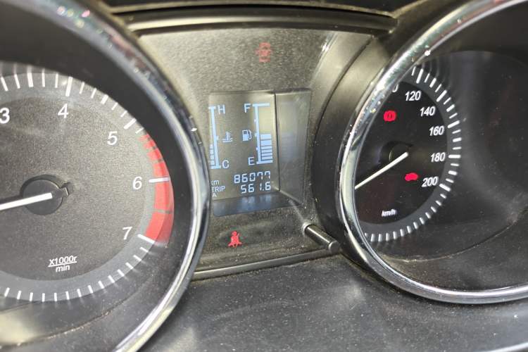 Used HYOSOW S3 2014 1.5L Comfort Version China IV Emission Standard Odometer Close Up