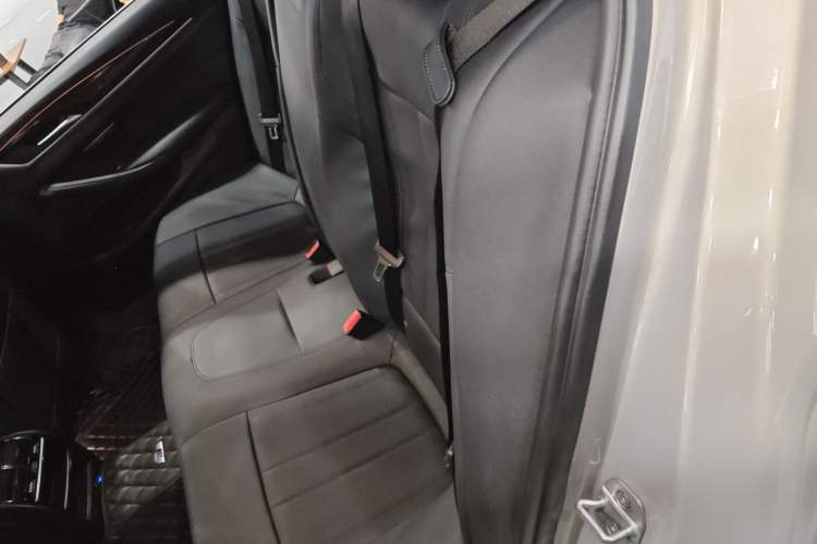 Used BMW 5 Series 2018 525Li Luxury Package Left Rear Seat