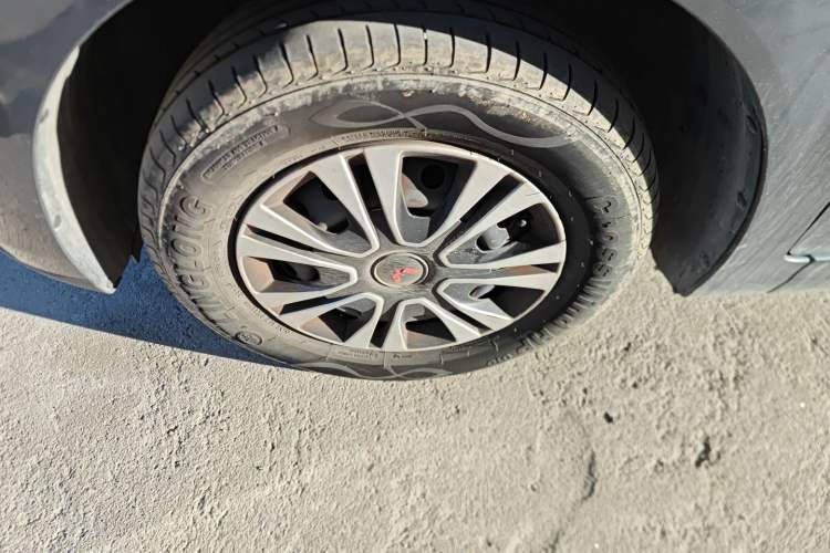 Used Wuling Hongguang New Energy 2024 All-Electric Model 300KM Practical Version