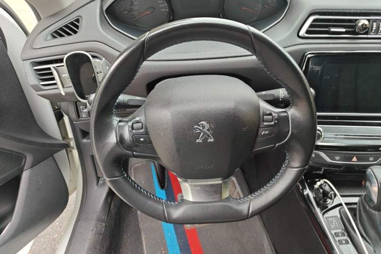 Used Peugeot 308 2019 1.6L Automatic Luxury Version China V Standard Steering Wheel