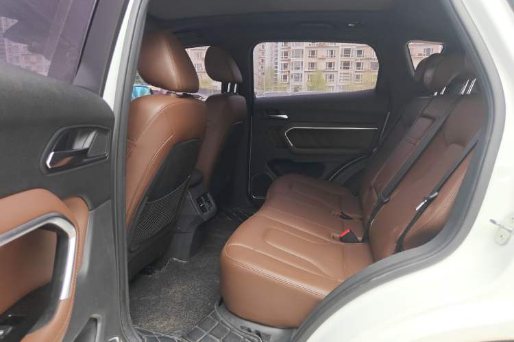 Used Haval H6 2017 Red Label 2.0T Automatic Two-Wheel Drive ZhiShang Model