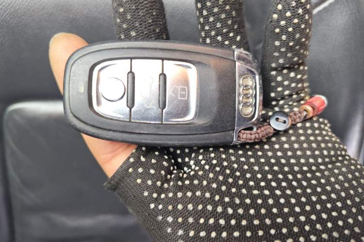 Used Audi A4L 2011 2.0 TFSI Comfort Model Vehicle Key