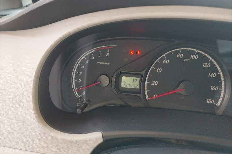 Used Toyota Sienna 2014 3.5L Sienna LE Two-Wheel Drive U.S. Specification