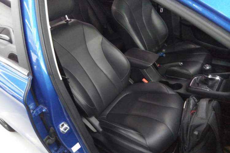 Used Roewe i5 2019 1.5L Manual 4G Connectable Langhao Edition