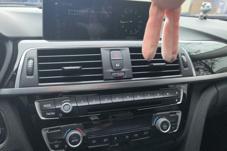 Used BMW 3 Series 2017 320Li Fashion Model Audio And AC Panel