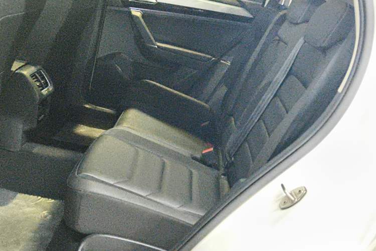 Used Volkswagen Tayron 2019 330TSI Two-Wheel Drive Luxury Model China VI Standard Left Rear Seat