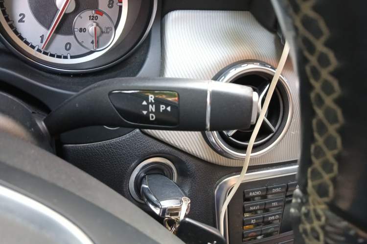 Used Mercedes-Benz GLA 2015 GLA 220 4MATIC Luxury Model Gear Lever