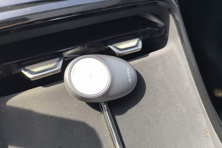 Used AION V 2024 Aion Tyrannosaurus 650 Smart Luxury Edition
