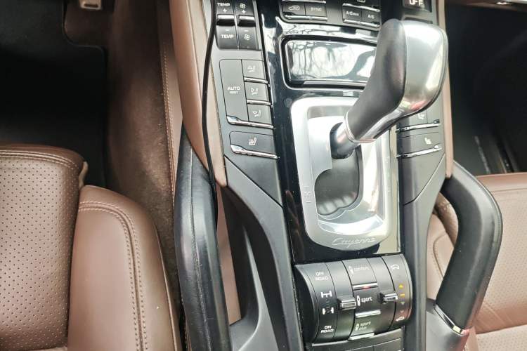 Used Porsche Cayenne 2016 Cayenne Platinum Edition 3.0T