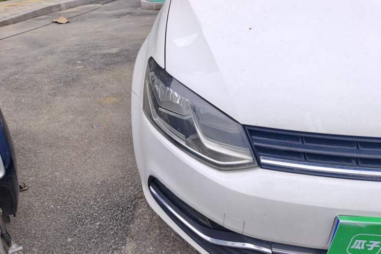 Used Volkswagen Polo 2014 1.4L Automatic Comfort Edition Right Front Headlight