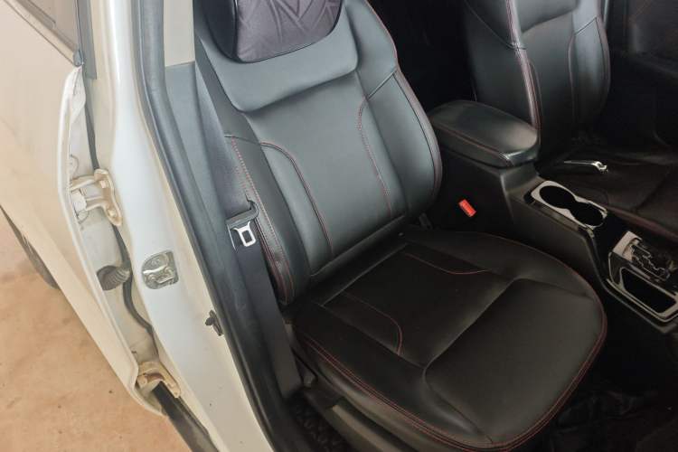 Used Geely Auto GX7 2015 Sports Edition 2.0L Automatic Prestige Model
