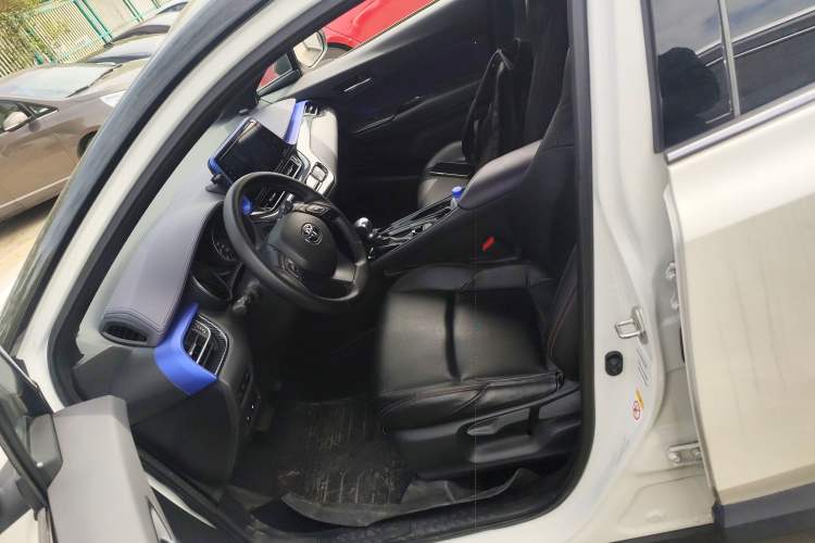 Used Toyota C-HR 2018 2.0L Luxury Edition China VI Standard Left Front Seat