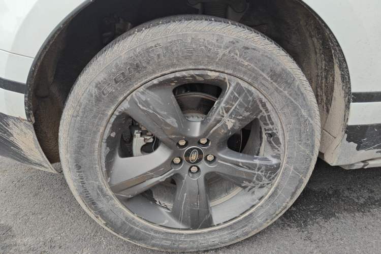 Used Land Rover Range Velar 2022 250 PS Right Rear Wheel Hub