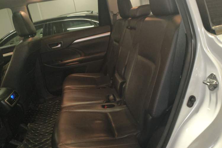 Used Toyota Highlander 2018 2.0T Four-Wheel Drive Luxury Edition 7 Seats China V Emission Standard