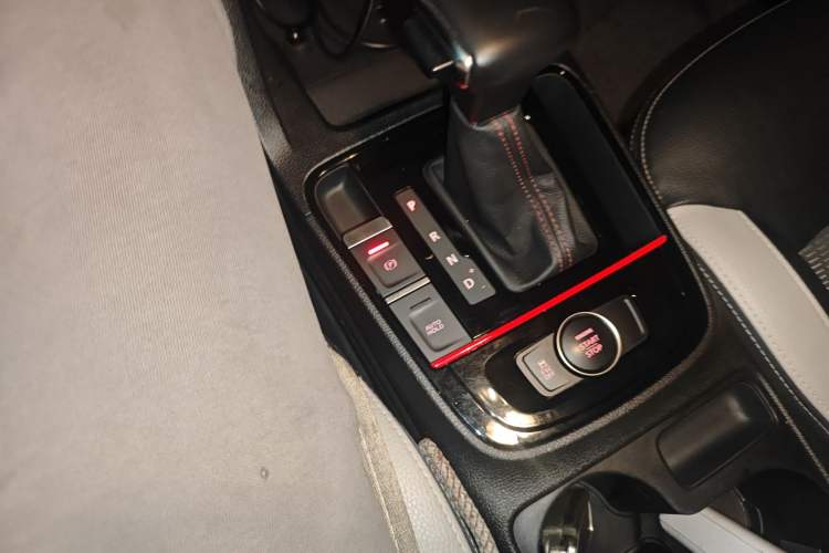 Used Qoros 5 2017 1.6T Automatic Prestige Model
