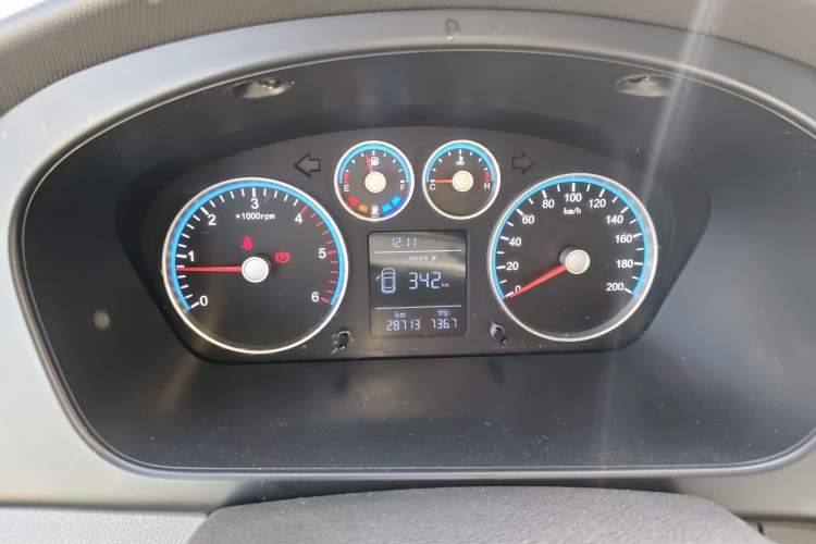 Used Foton Toano 2023 Joy Elephant Van 2.0T Manual Transmission Extended Wheelbase Ultra-High Roof Rear Single Tire 3-Seater
