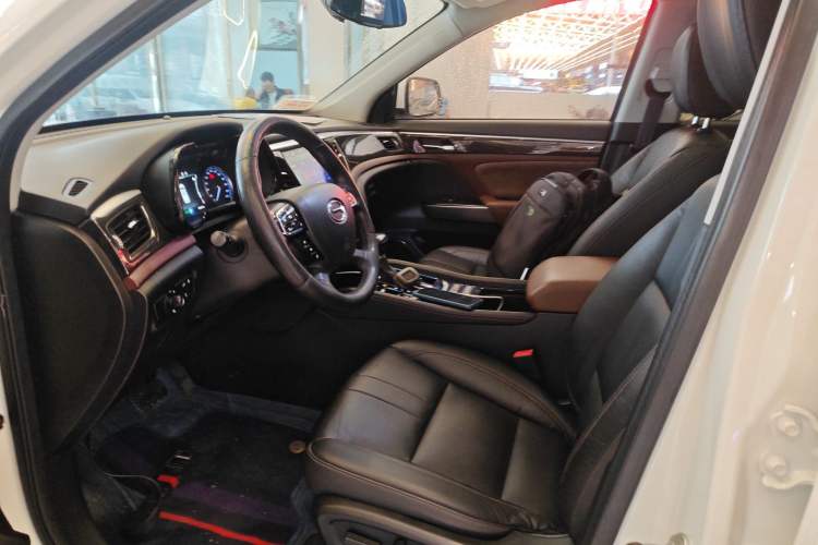 Used GAC Trumpchi GS8 2017 320T Two-Wheel Drive Luxury Smart Connectivity Version (7 Seats)