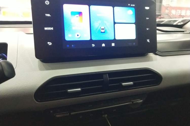 Used Geely Galaxy Panda 2024 Panda Mini 200km Longteng PRO Edition Audio And AC Panel