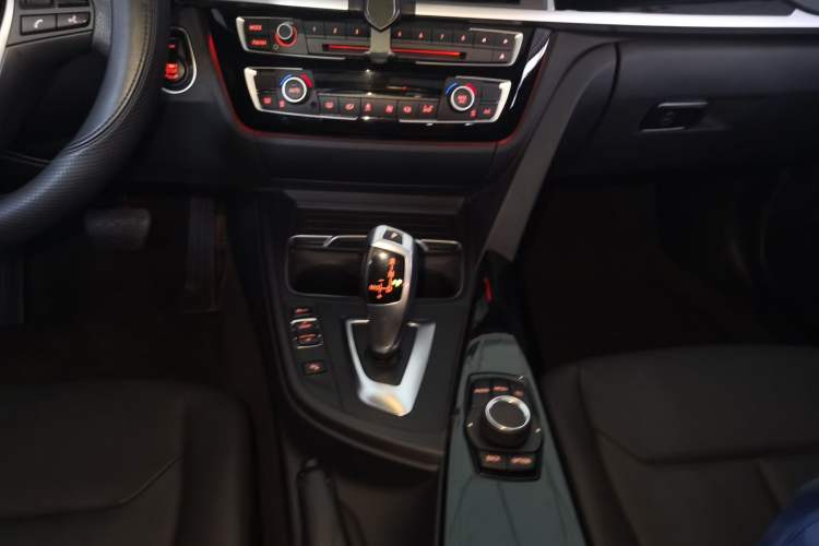 Used BMW 3 Series 2016 320Li Ambition Model
