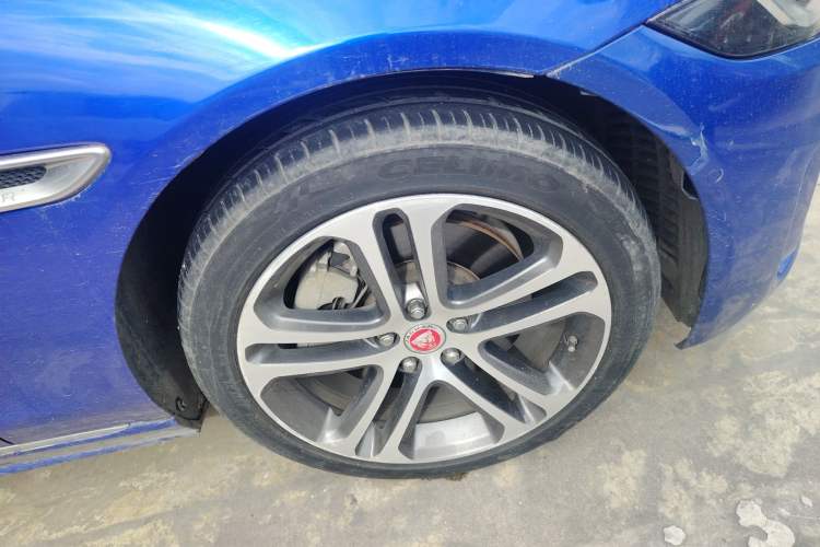 Used Jaguar XEL 2020 2.0T 200 PS R-DYNAMIC S Advanced Sport Edition Right Front Wheel Hub