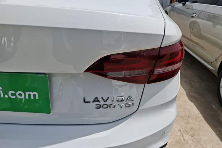 Used Volkswagen Lavida 2023 300TSI DSG Full-Comfort Edition
