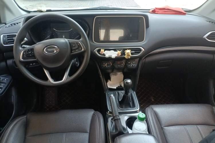 Used GAC Trumpchi GS4 2018 235T Manual Two-Wheel Drive Elite Edition Center Console