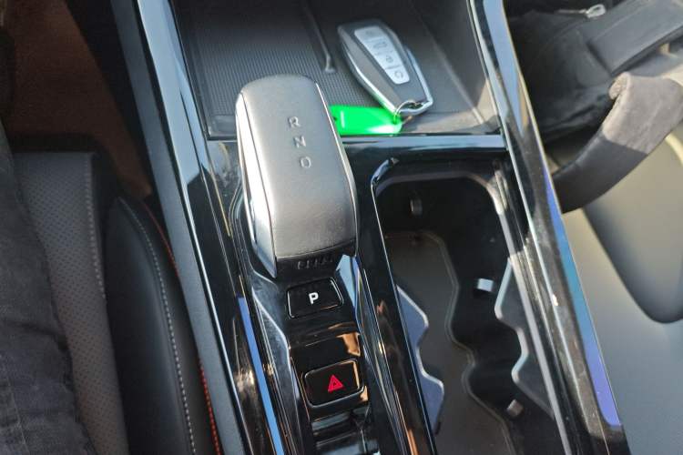 Used Geely Auto Emgrand X7 Sport 2023 Boyue COOL 1.5TD Smart Model Gear Lever