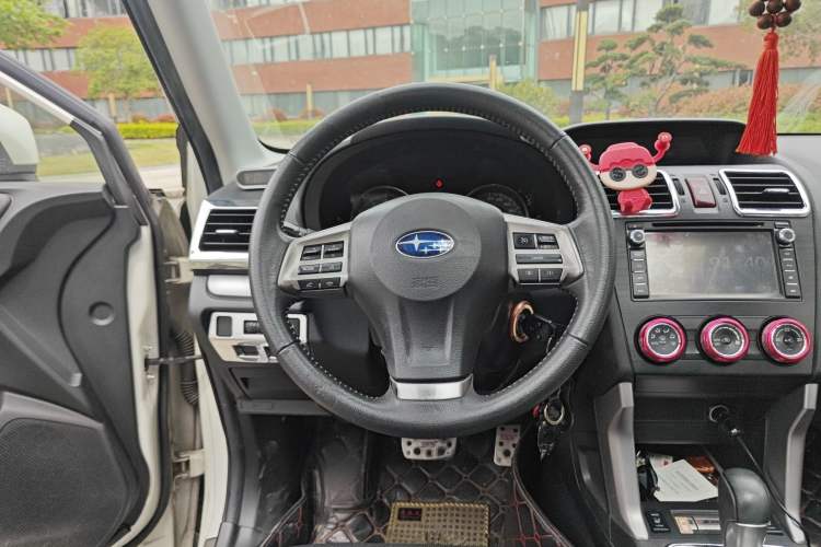 Used Subaru Forester 2013 2.0i Automatic Luxury Edition Steering Wheel