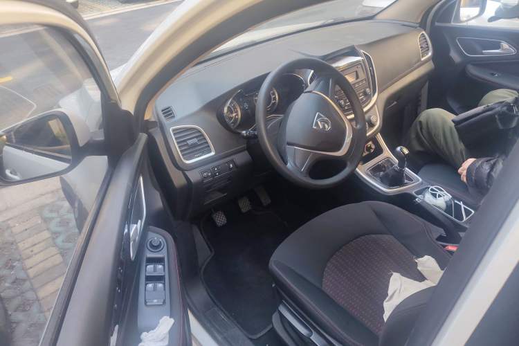 Used Baojun 560 2016 1.8L Manual Value Edition
