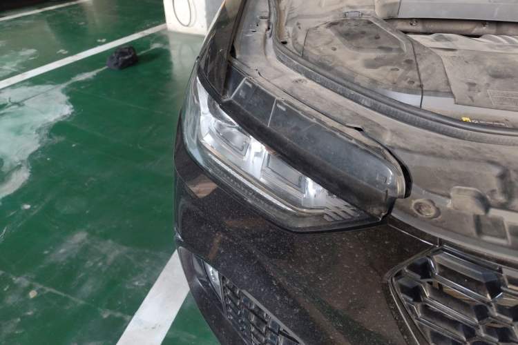 Used Wey VV5 2019 1.5T Two-Wheel Drive Color Pioneer Right Front Headlight