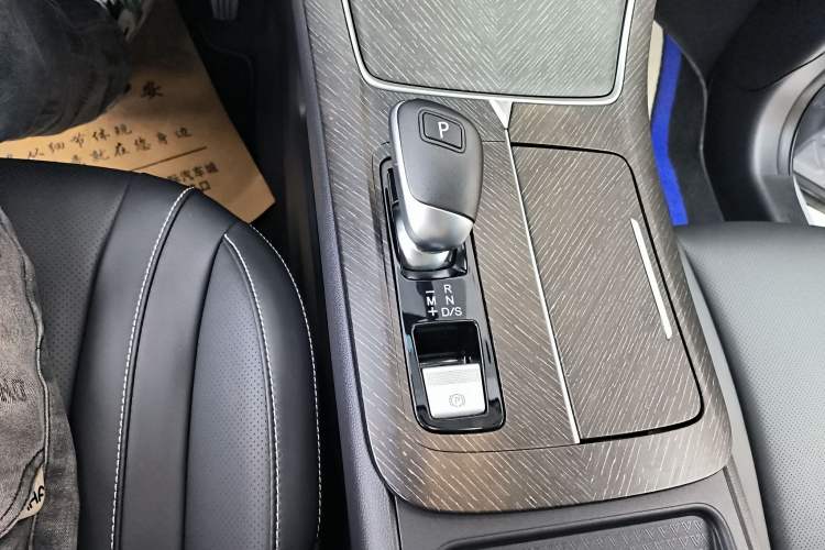 Used Venucia V 2021 260T Idol Edition
