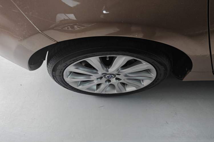 Used Volvo V40 2015 1.6T Zhiyi Edition
