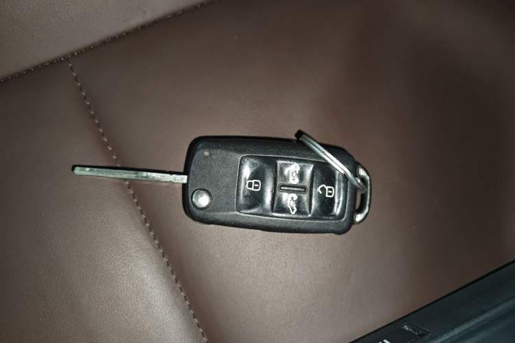 Used Volkswagen Multivan 2012 2.0 TSI Two-Wheel-Drive Luxury Edition