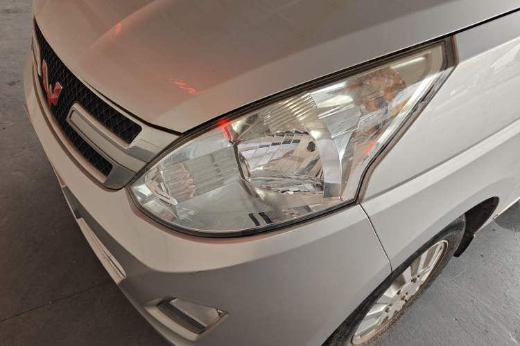 Used Wuling Rongguang V 2019 1.5L Standard Version China VI LAR Left Front Headlight