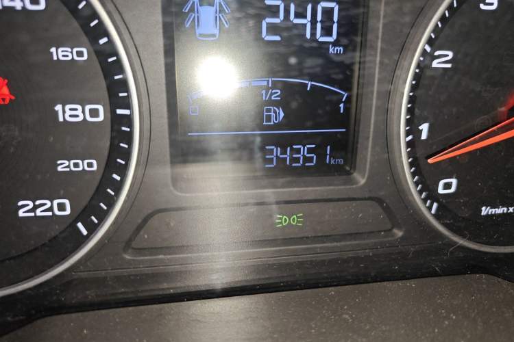 Used MG ZS 2017 1.5L Manual Deluxe Internet Edition