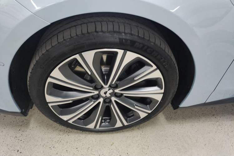 Used Nio ET5T 2024 75kWh Touring Left Front Wheel Hub