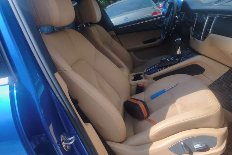 Used Porsche Macan 2017 Macan 2.0T Right Front Seat