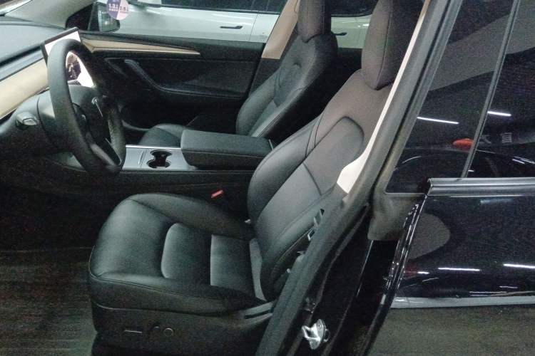 Used Tesla Model Y 2022 Rear-Wheel-Drive Version
