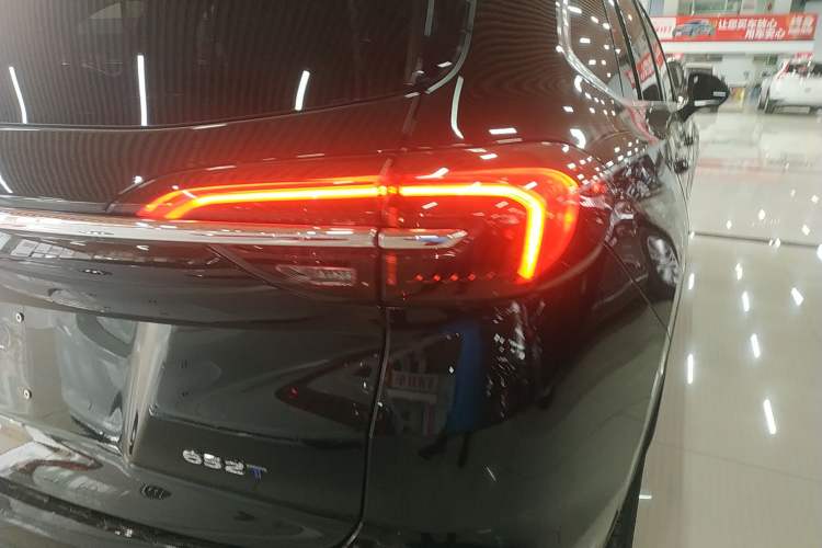 Used Buick Envision 2021 Encore Plus 652T Five-Seat Luxury Model
