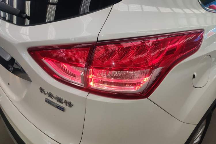 Used Ford Kuga 2015 2.0L GTDi Four-Wheel Drive Elite Model